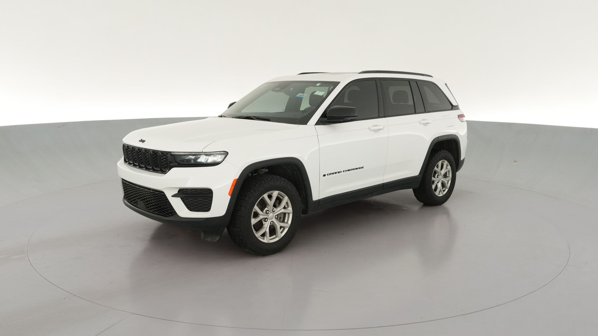 2025 Jeep Grand Cherokee vehicle photo