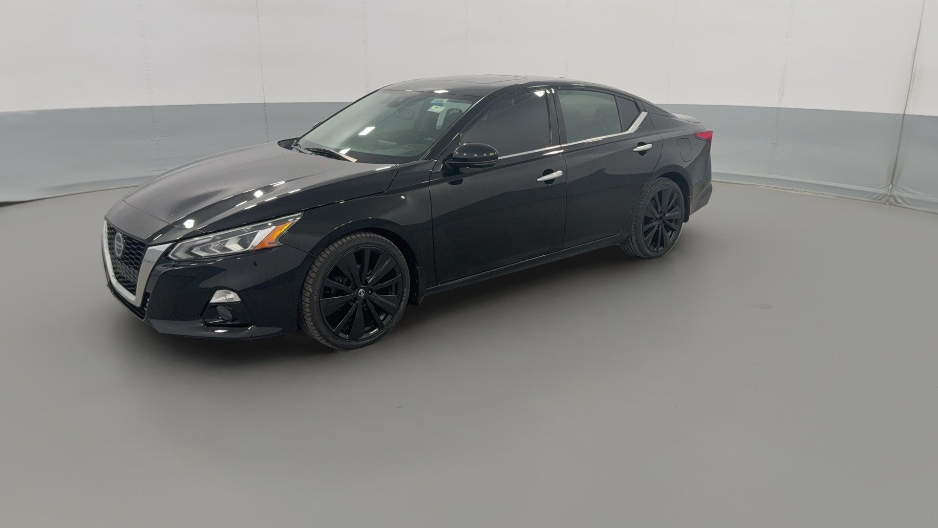 2019 Nissan Altima vehicle photo