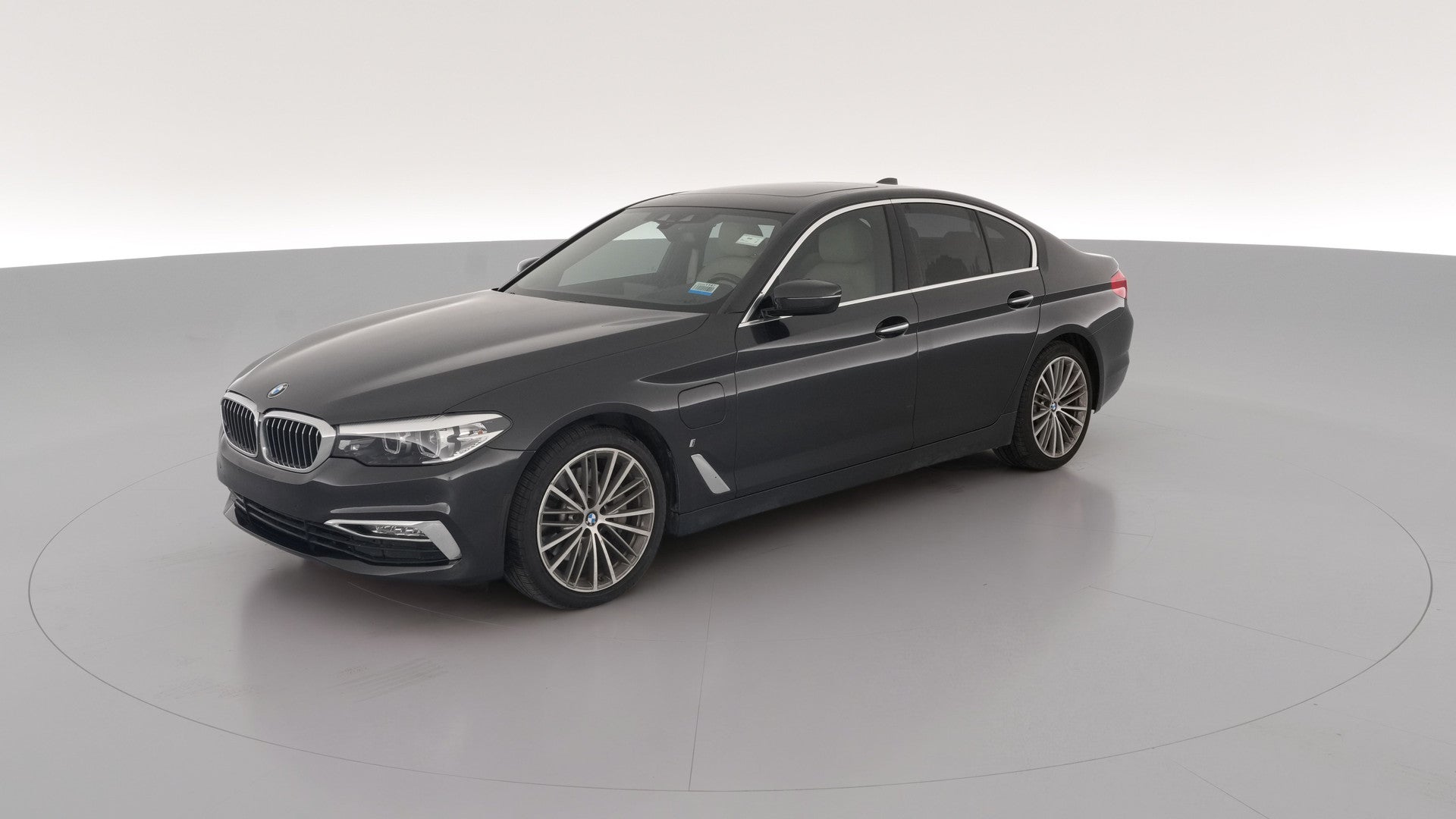 2018 BMW 5 Series vehicle photo