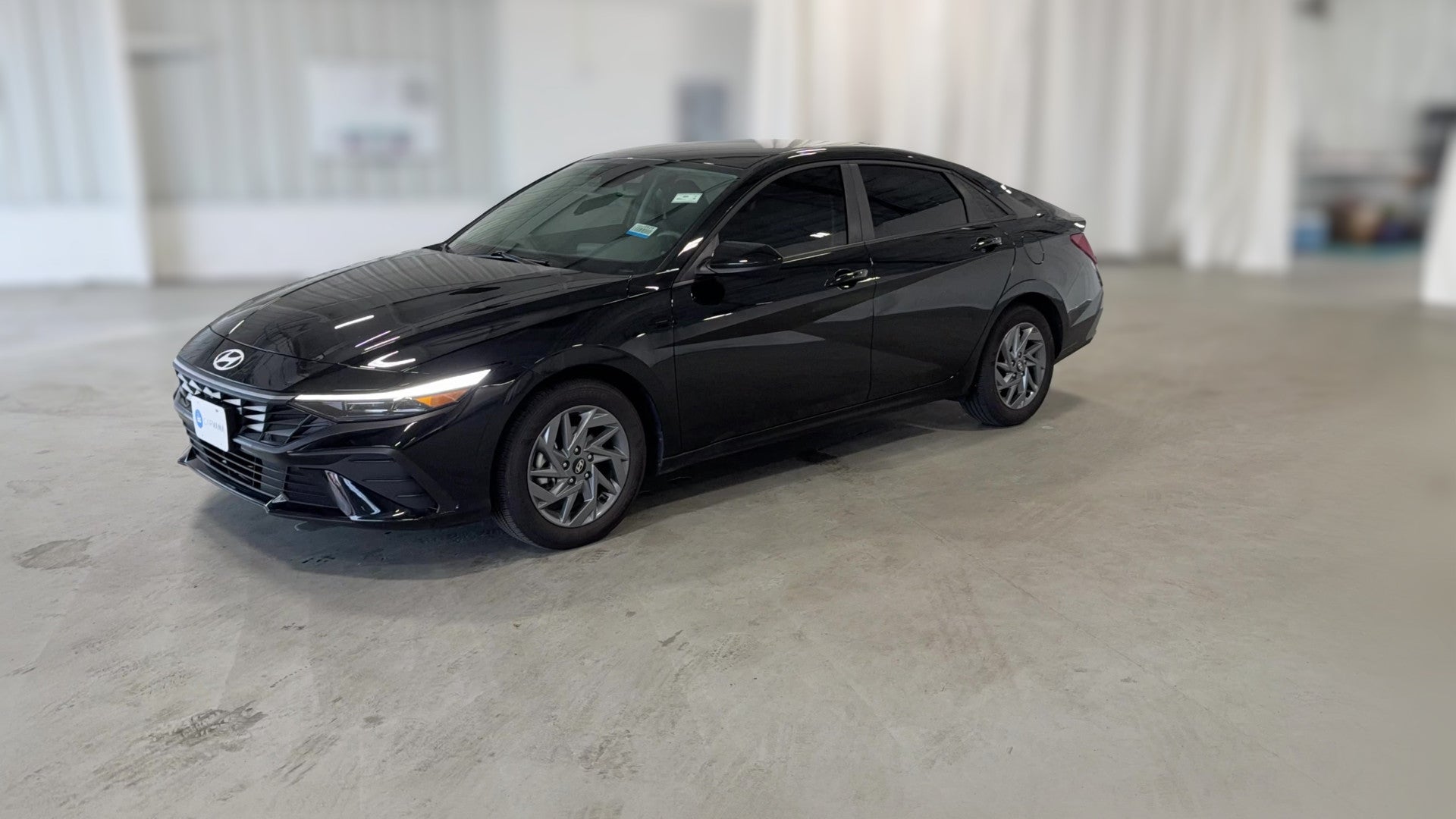 2025 Hyundai Elantra Hybrid vehicle photo