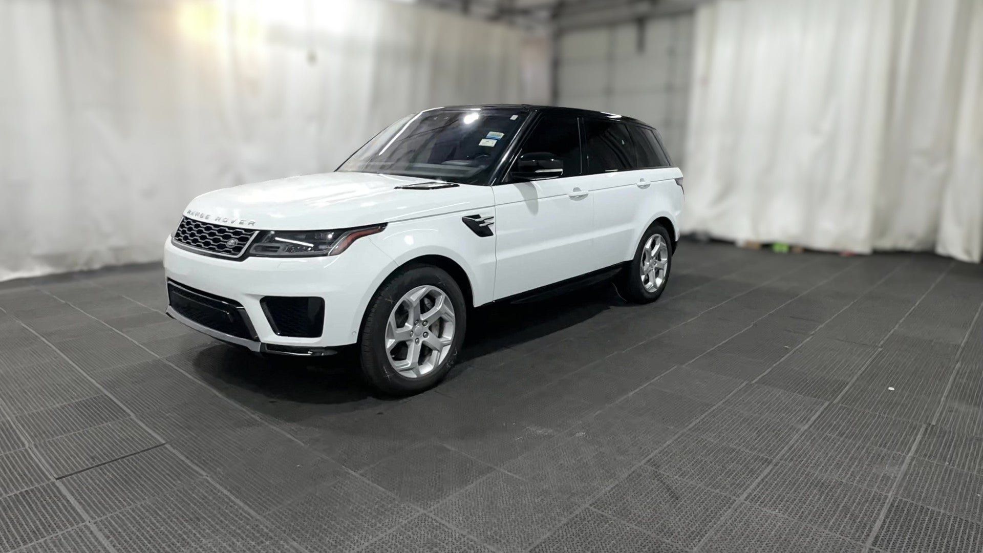 2018 Land Rover Range Rover Sport vehicle photo