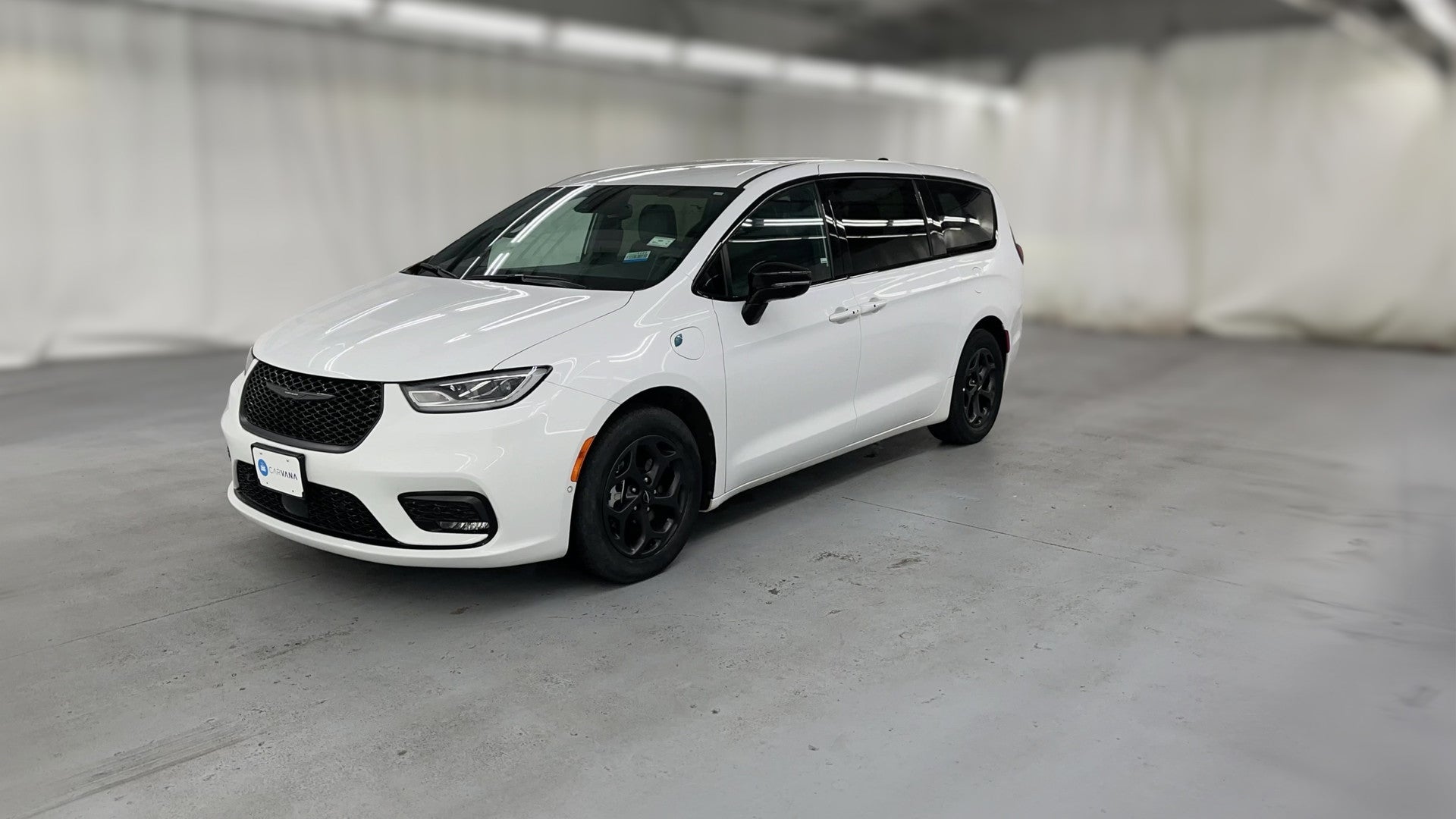 2024 Chrysler Pacifica Hybrid vehicle photo