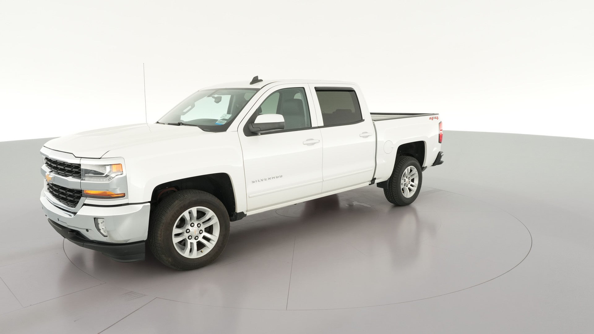 2018 Chevrolet Silverado 1500 Crew Cab vehicle photo