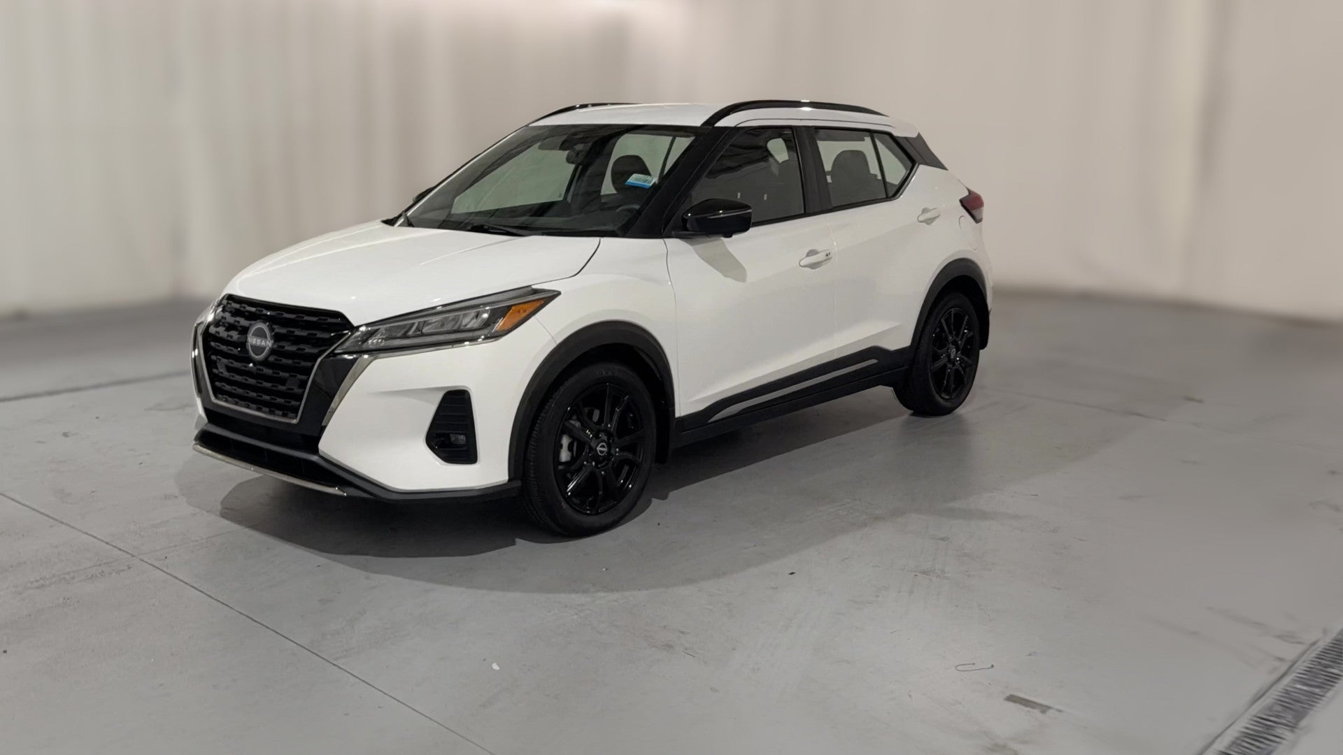 2023 Nissan Kicks vehicle photo