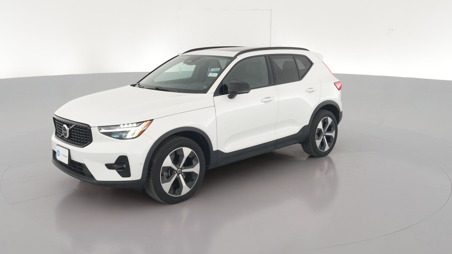 2023 Volvo XC40 vehicle photo