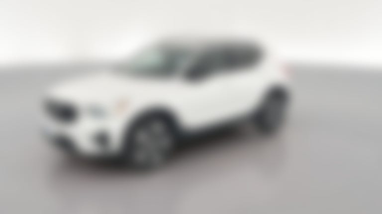 2023 Volvo XC40 vehicle photo