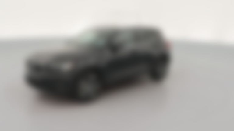 2025 Volvo XC40 vehicle photo