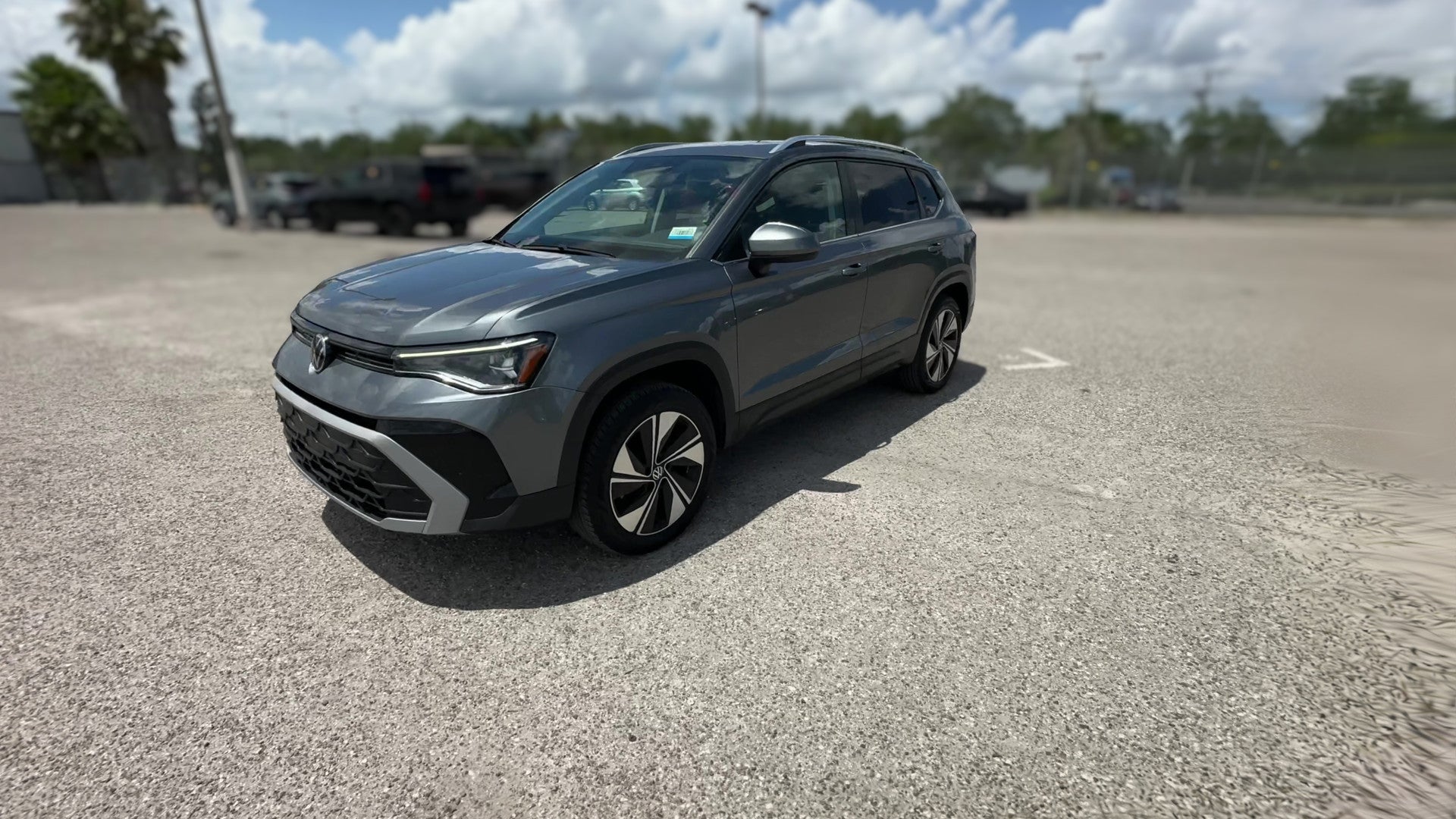 2025 Volkswagen Taos vehicle photo