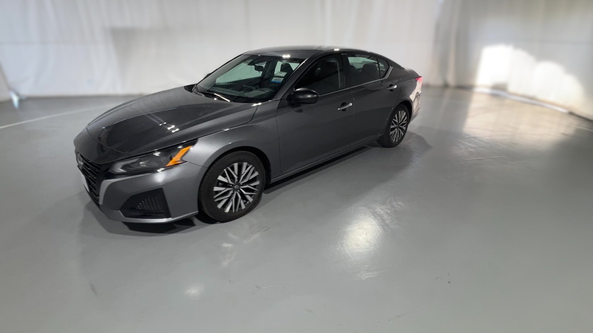 2025 Nissan Altima vehicle photo