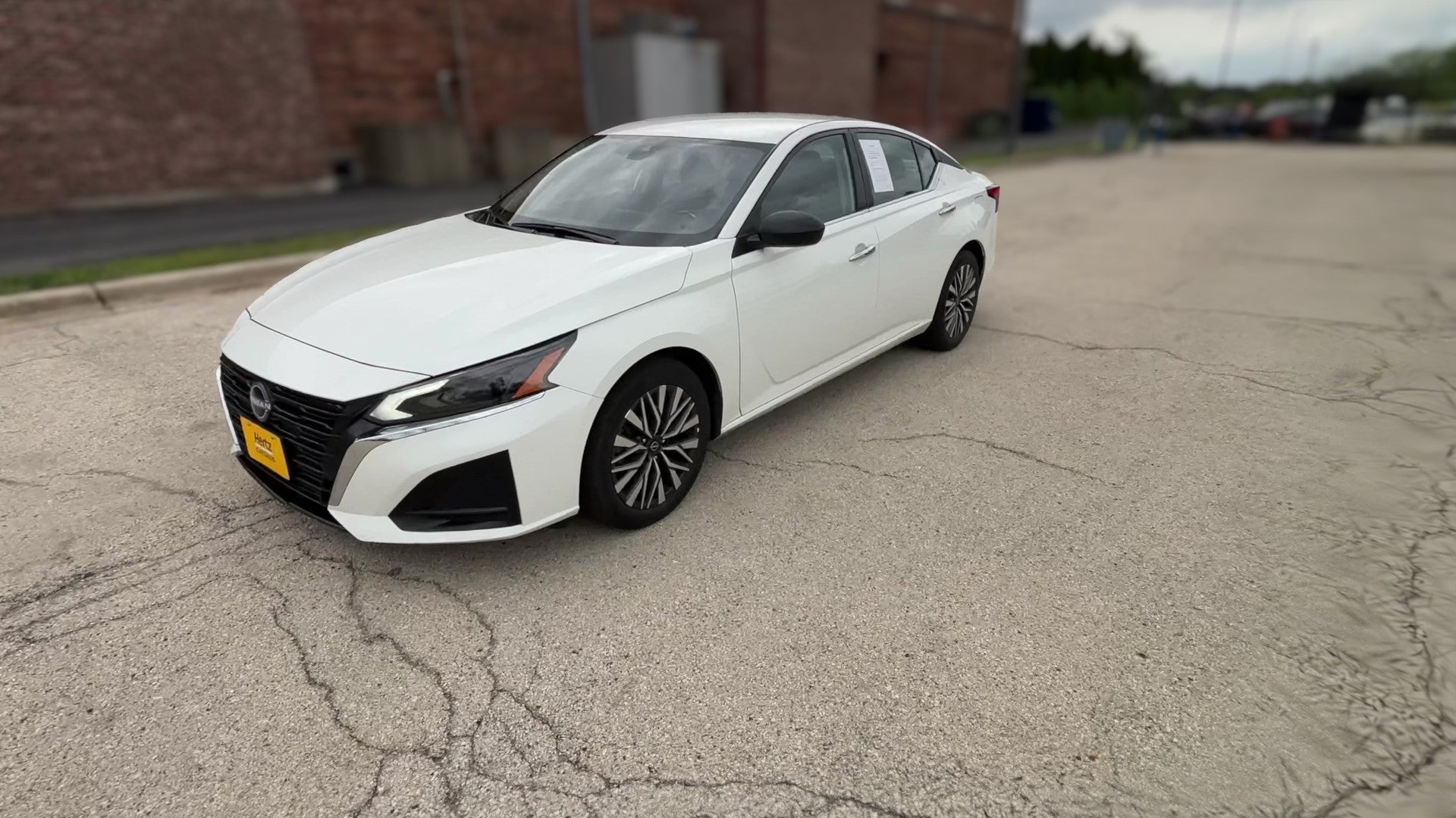 2025 Nissan Altima vehicle photo