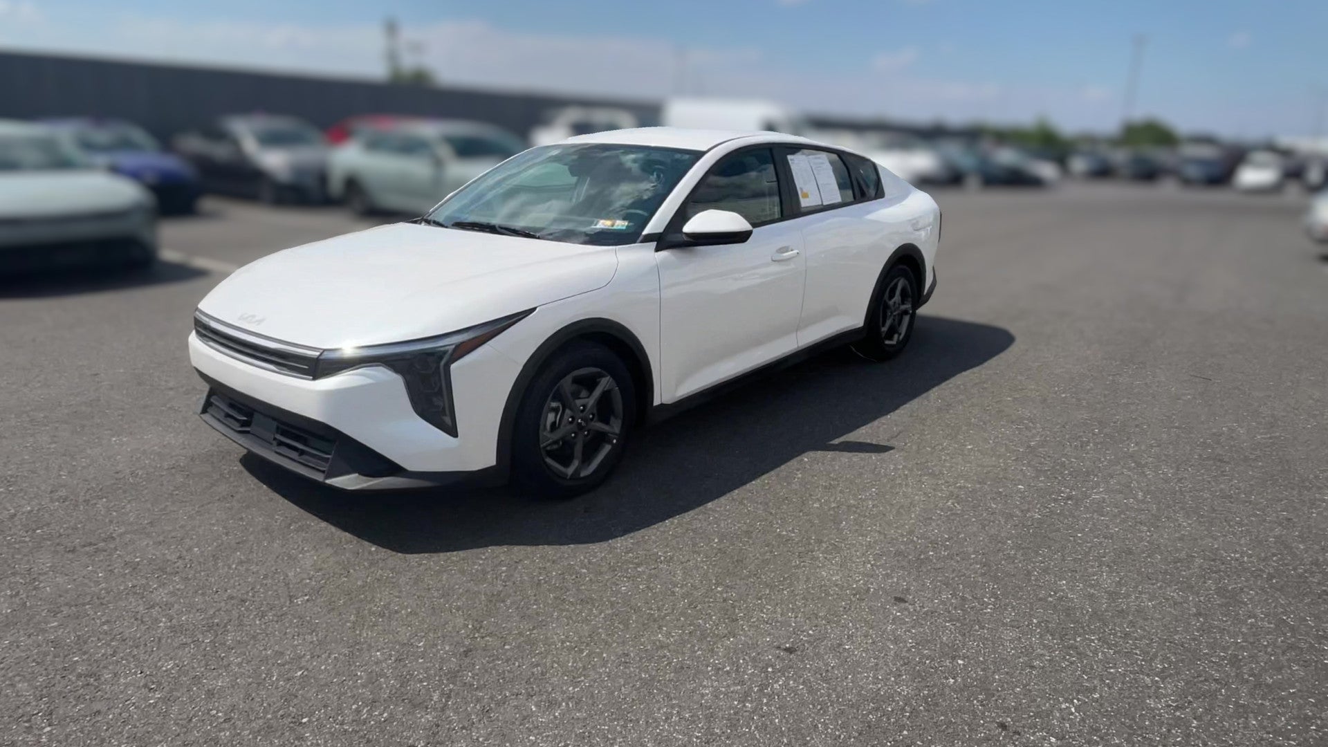 2025 Kia K4 vehicle photo