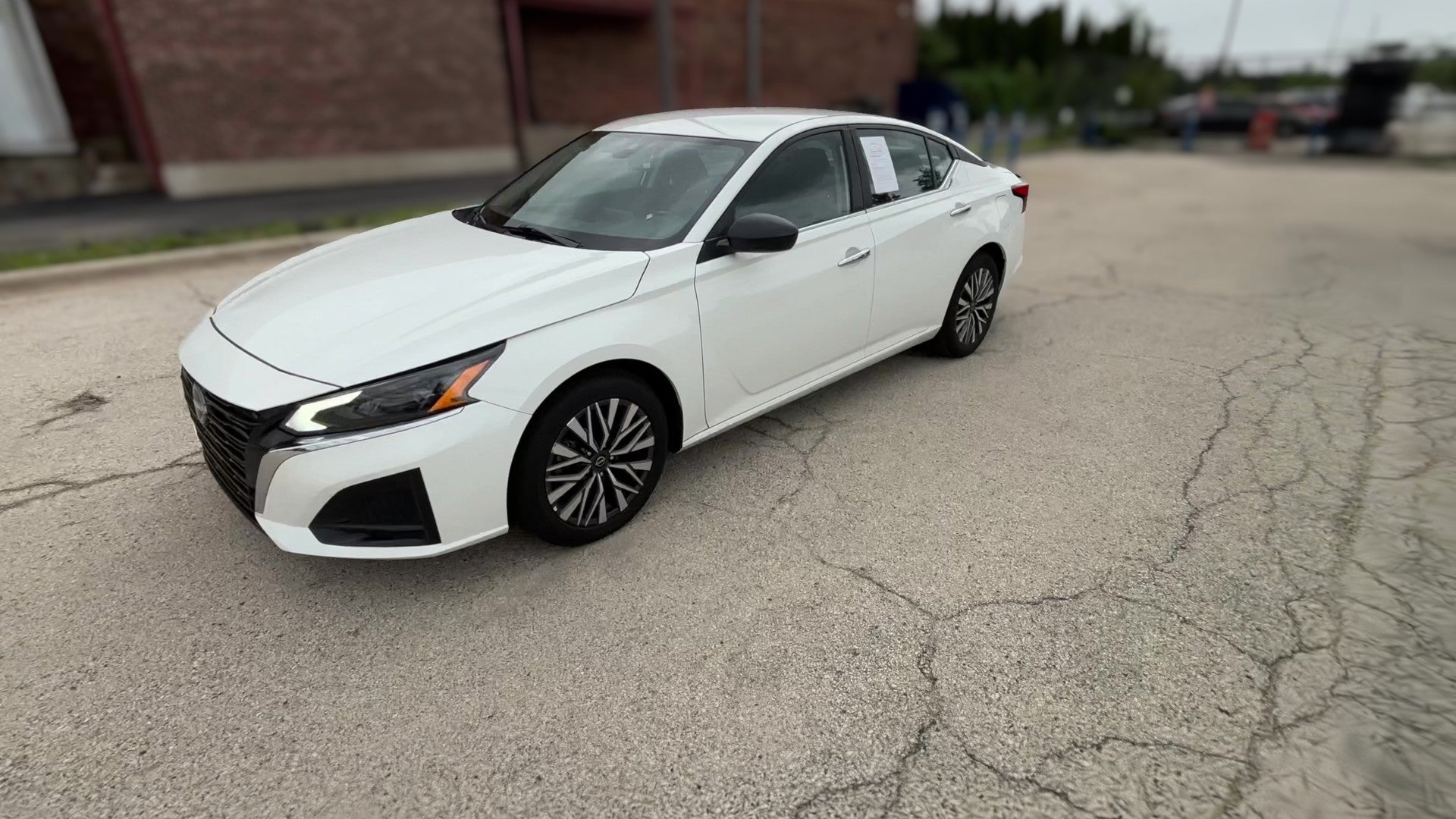 2025 Nissan Altima vehicle photo