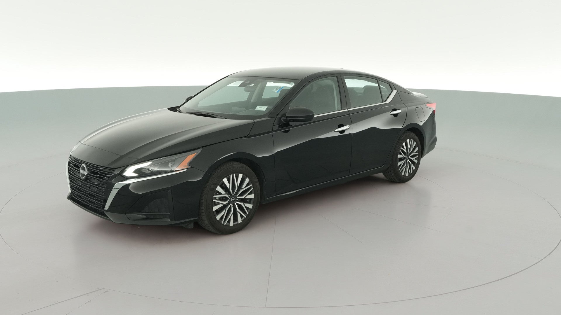 2025 Nissan Altima vehicle photo