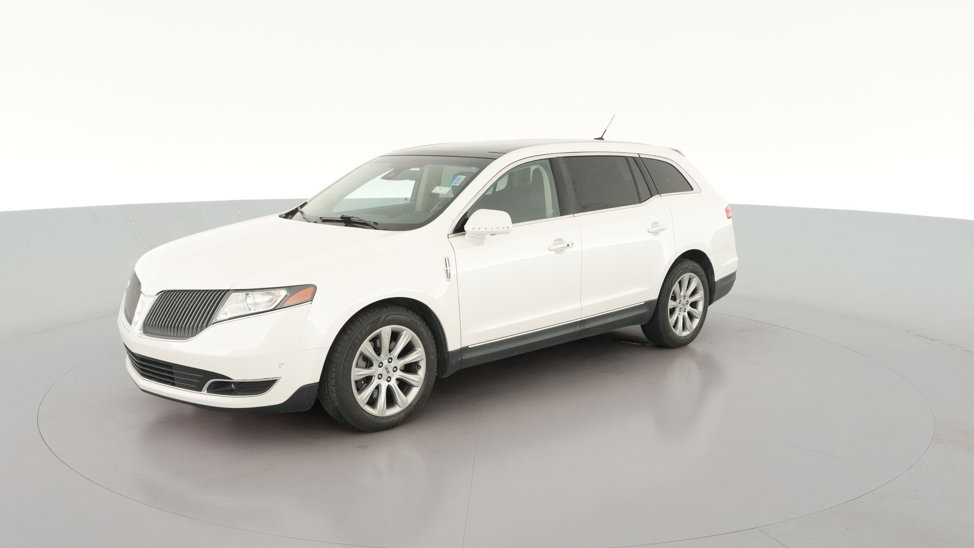 2015 Lincoln MKT vehicle photo