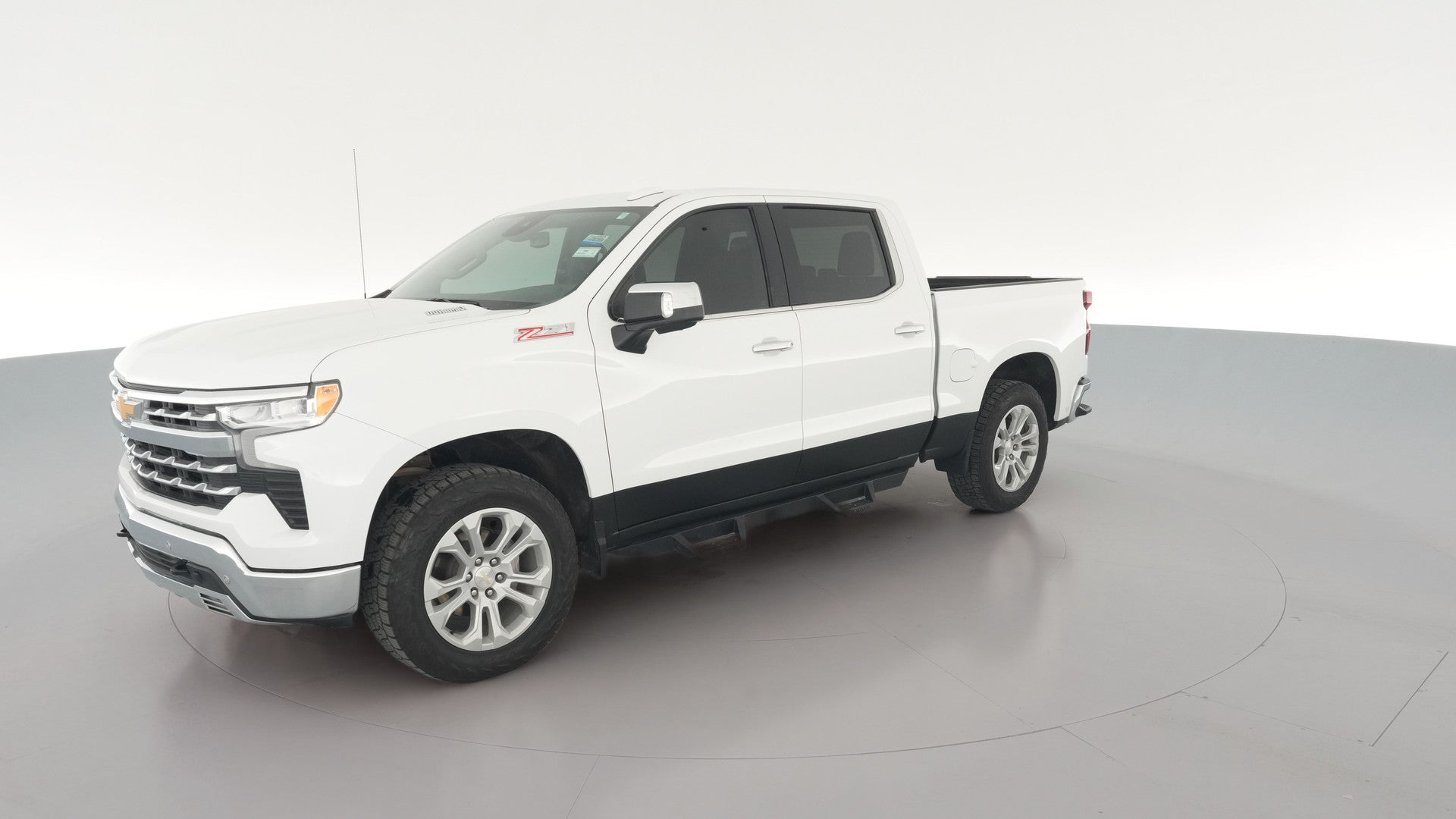 2022 Chevrolet Silverado 1500 Crew Cab vehicle photo