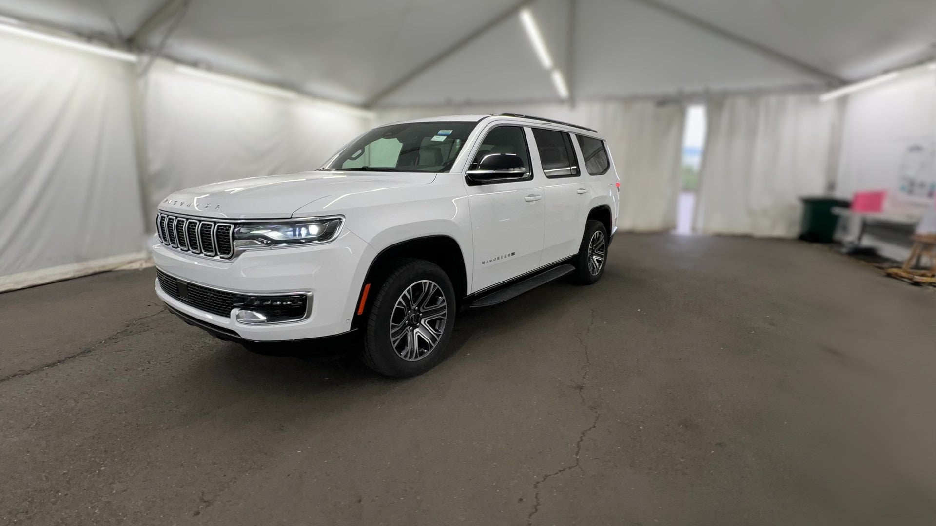 2025 Jeep Wagoneer vehicle photo
