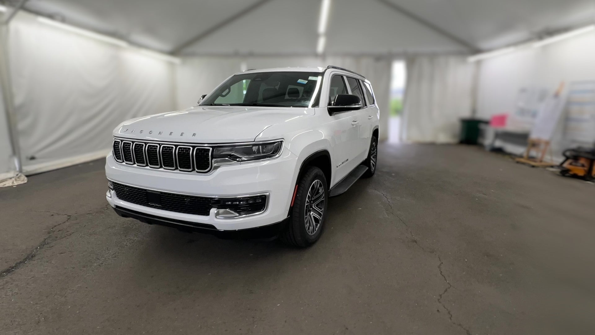 2025 Jeep Wagoneer vehicle photo