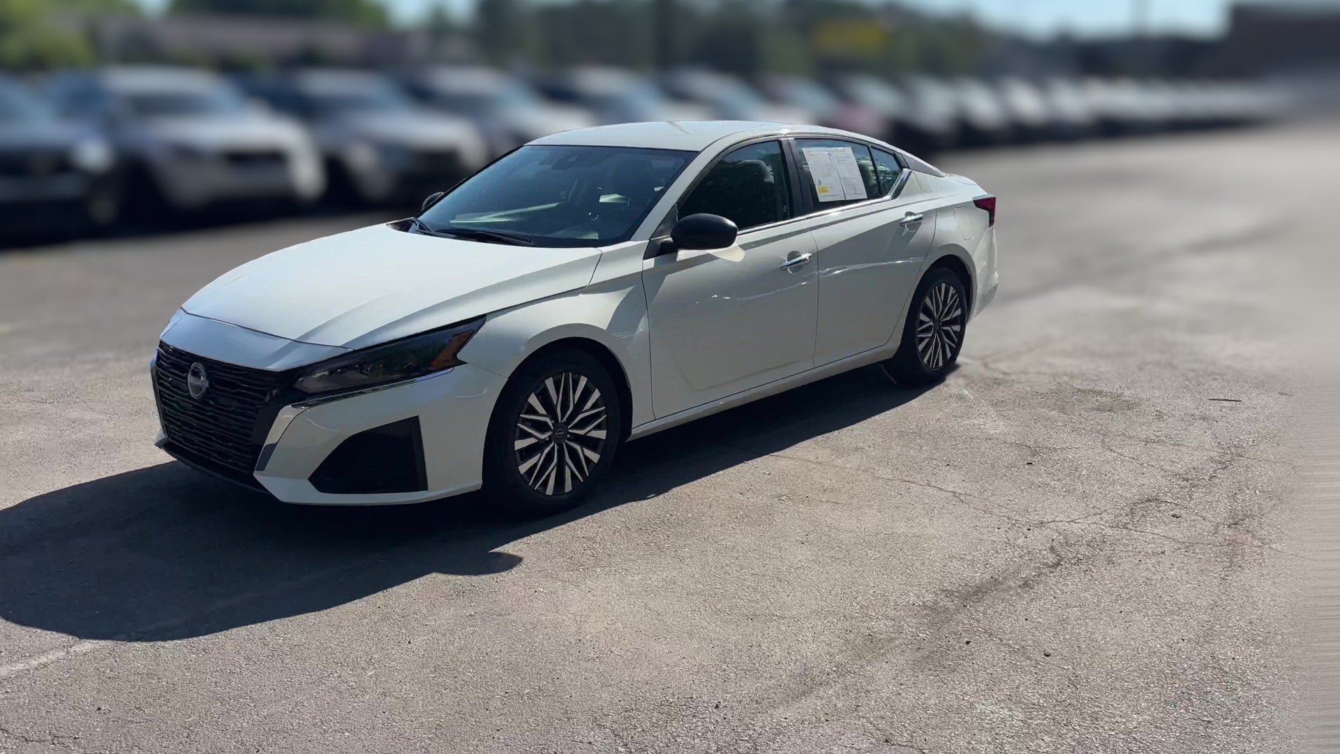 2025 Nissan Altima vehicle photo