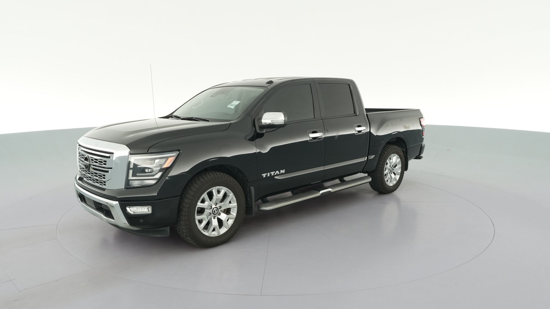 2021 Nissan Titan Crew Cab vehicle photo