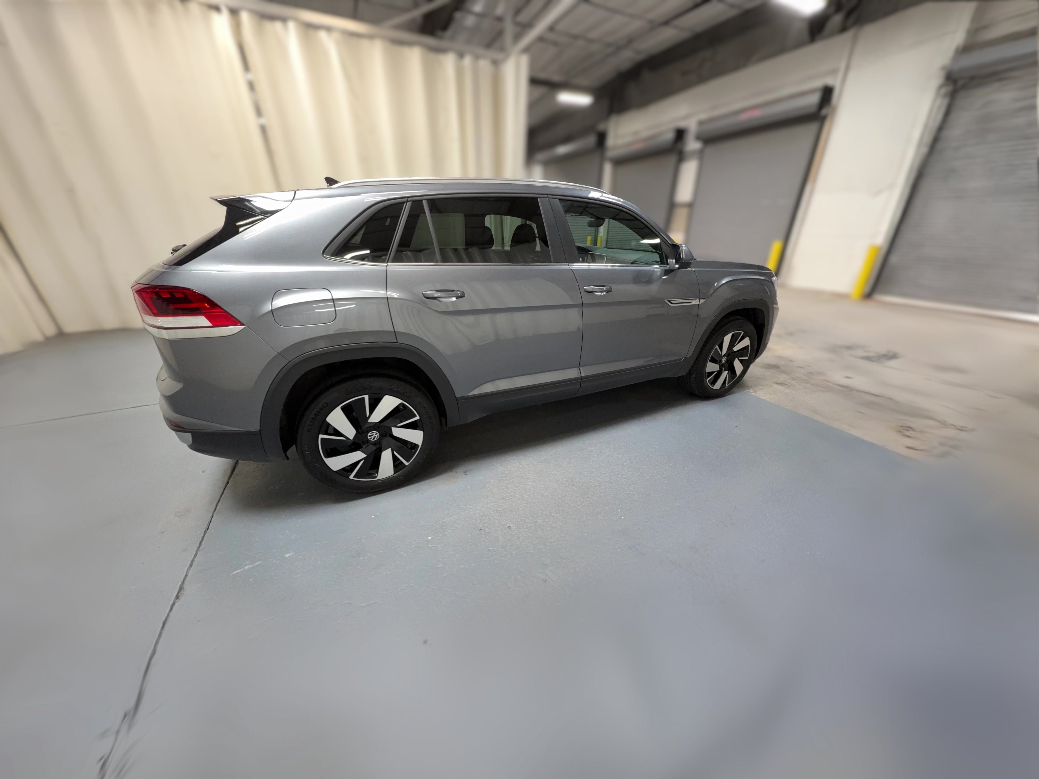 2025 Volkswagen Atlas Cross Sport SE w/Tech - Photo 29