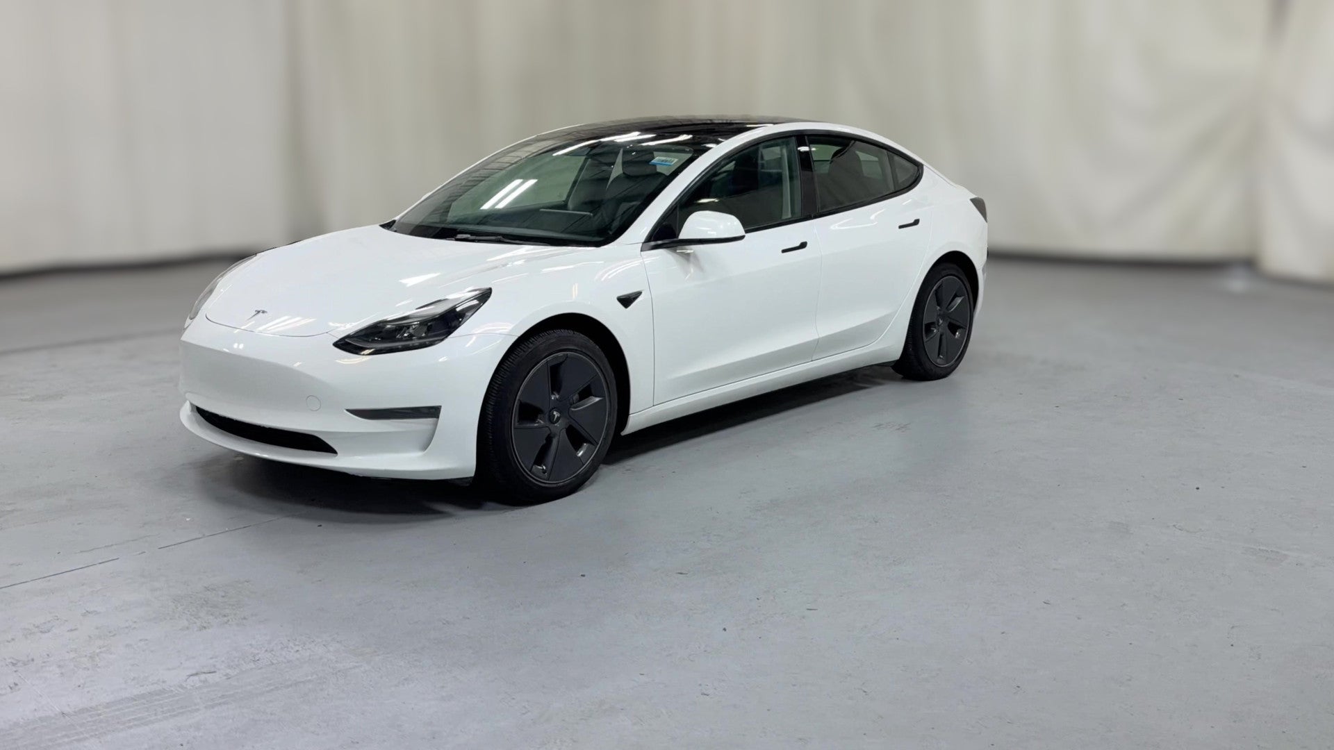 2023 Tesla Model 3 vehicle photo
