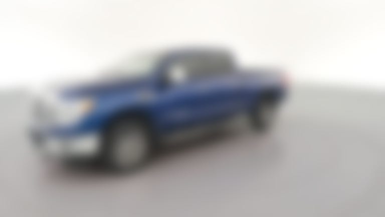2018 Nissan TITAN XD Crew Cab vehicle photo