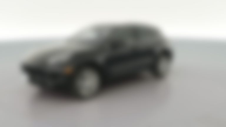 2018 Porsche Macan vehicle photo