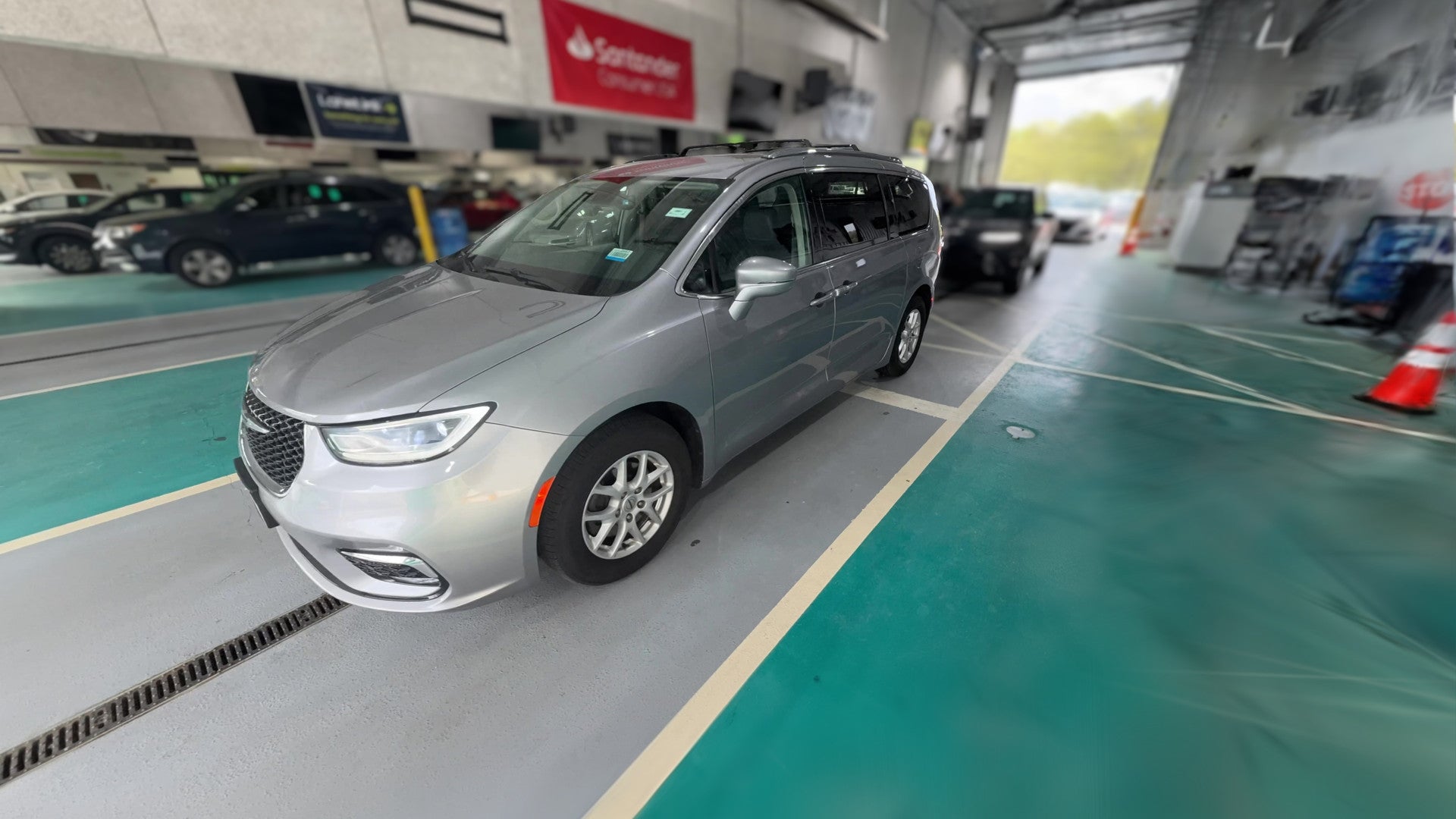 2021 Chrysler Pacifica vehicle photo