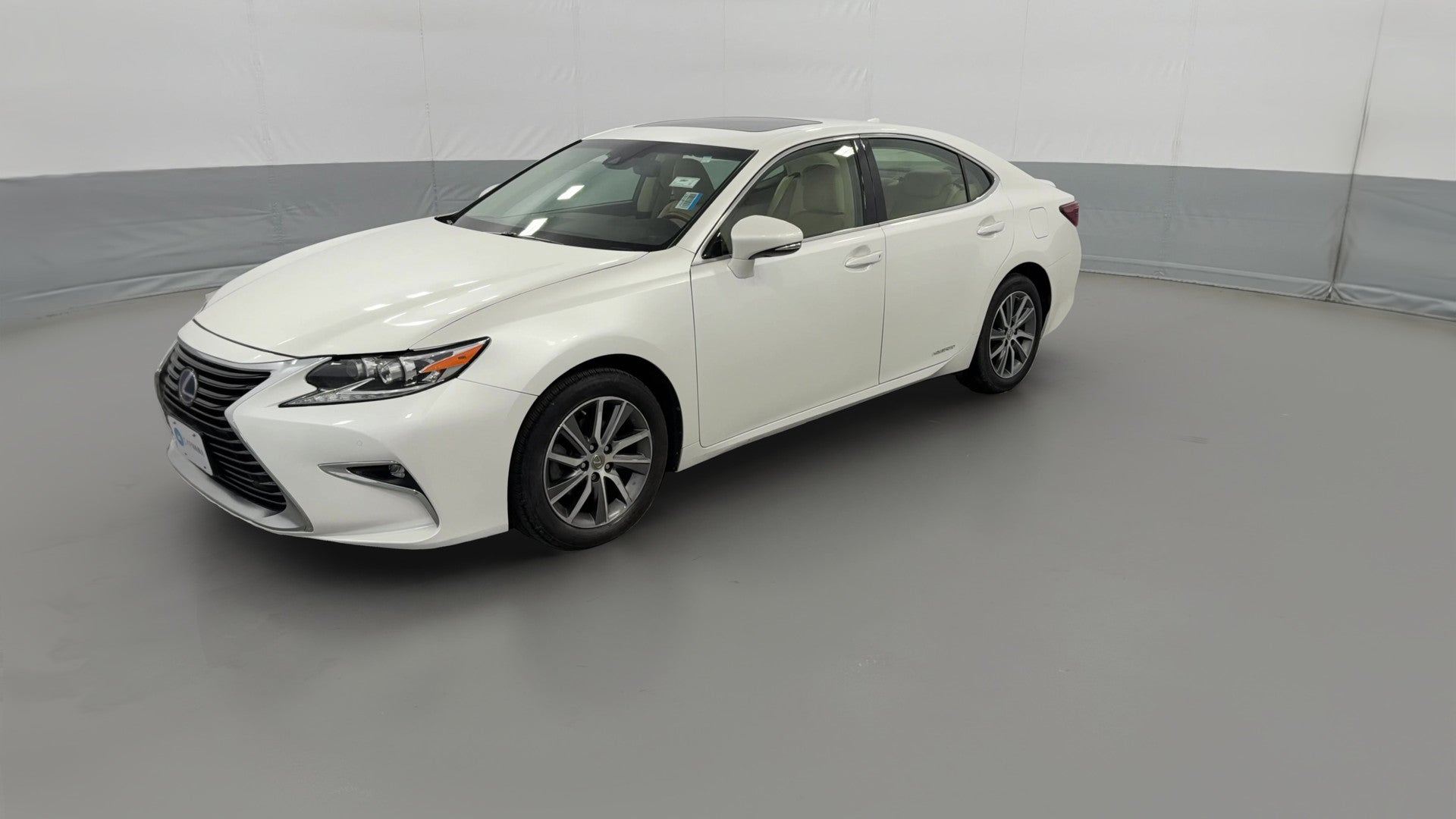 2017 Lexus ES vehicle photo