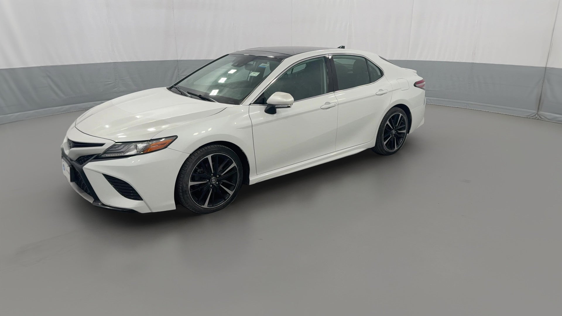 2019 Toyota Camry vehicle photo