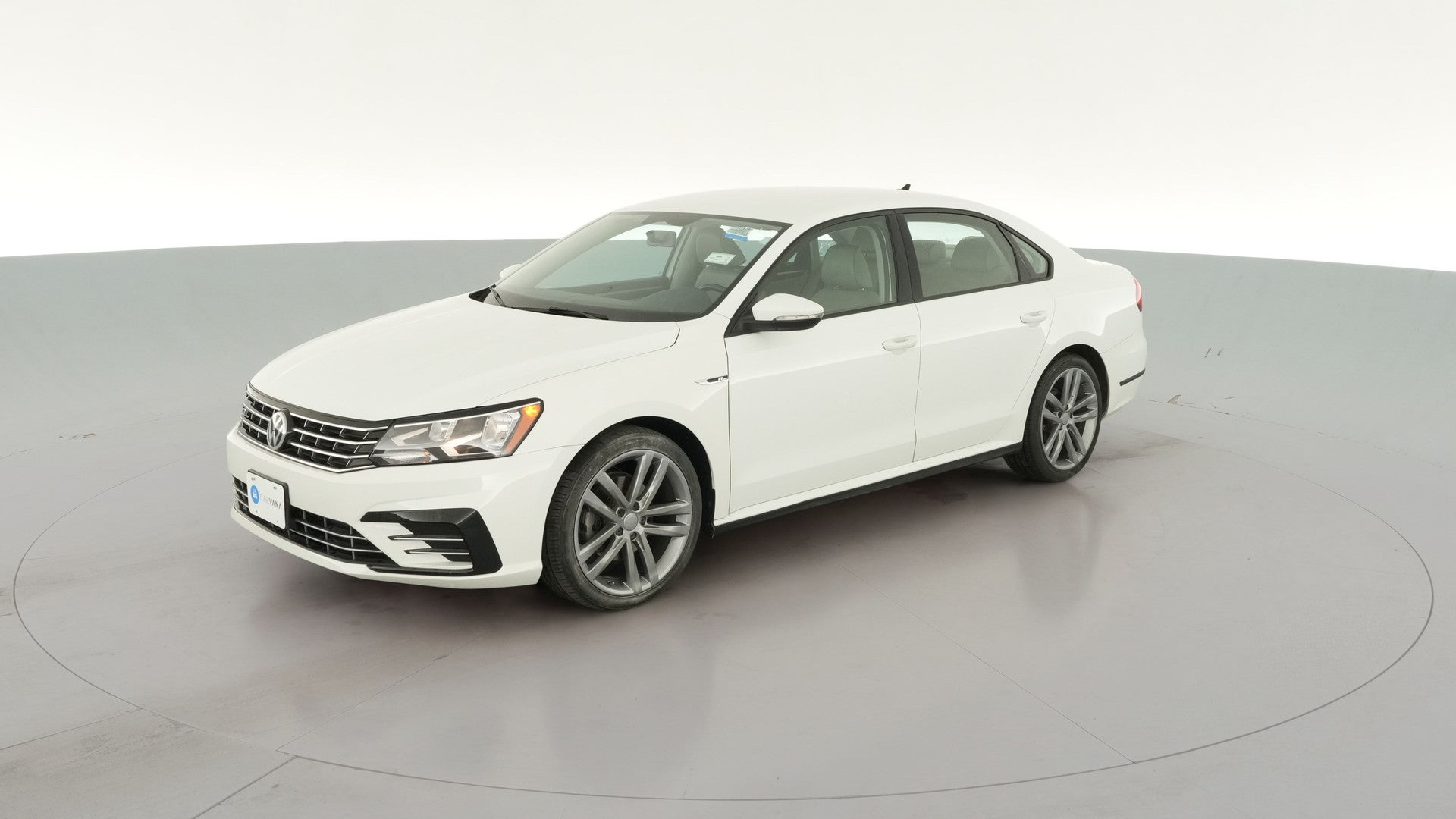 2018 Volkswagen Passat vehicle photo