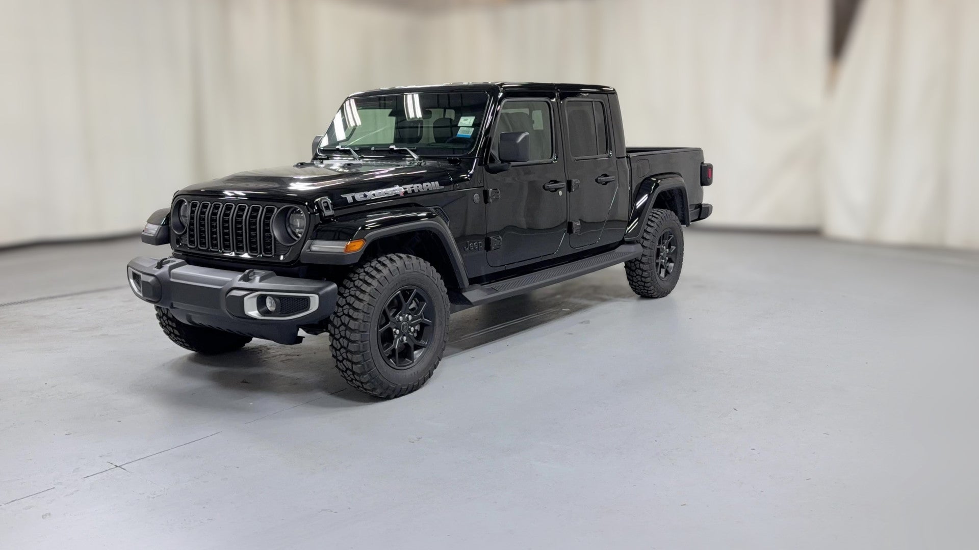 2026 Jeep Gladiator vehicle photo