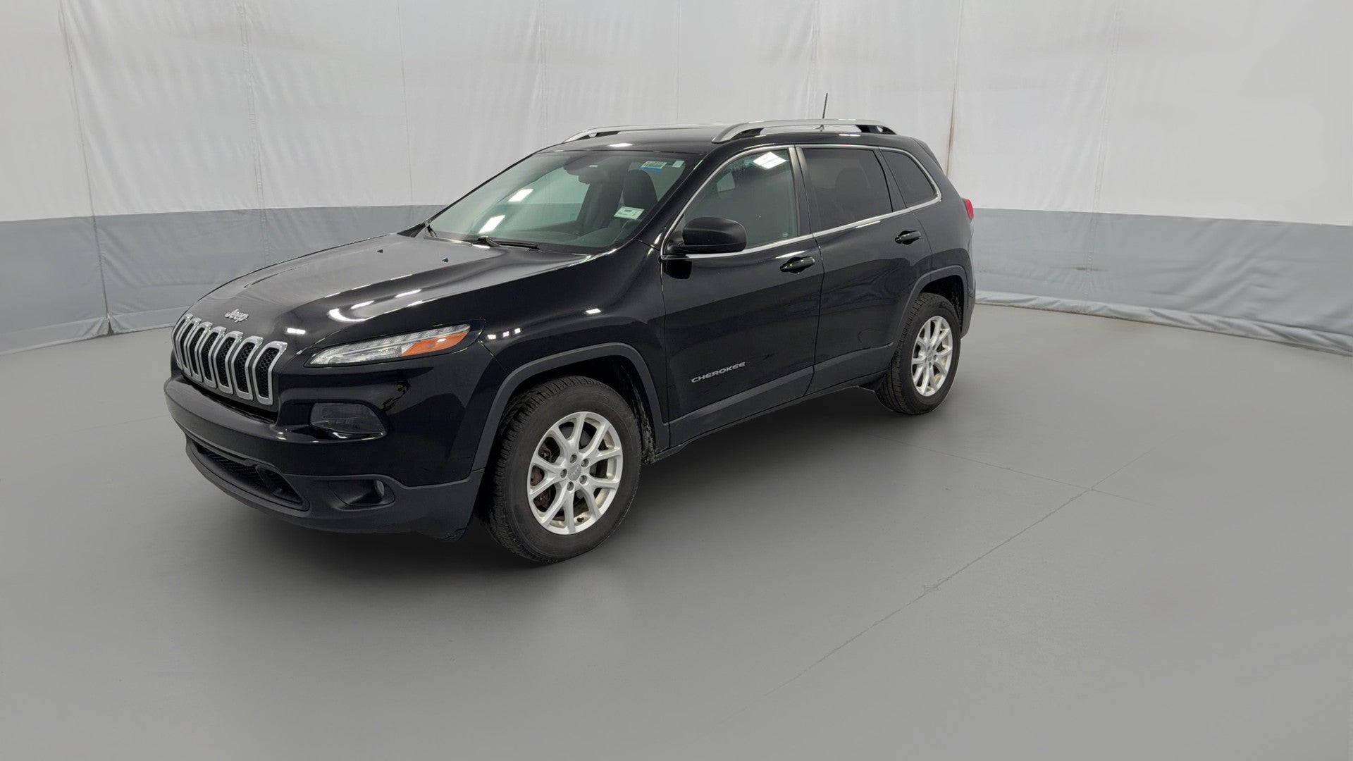 2018 Jeep Cherokee vehicle photo