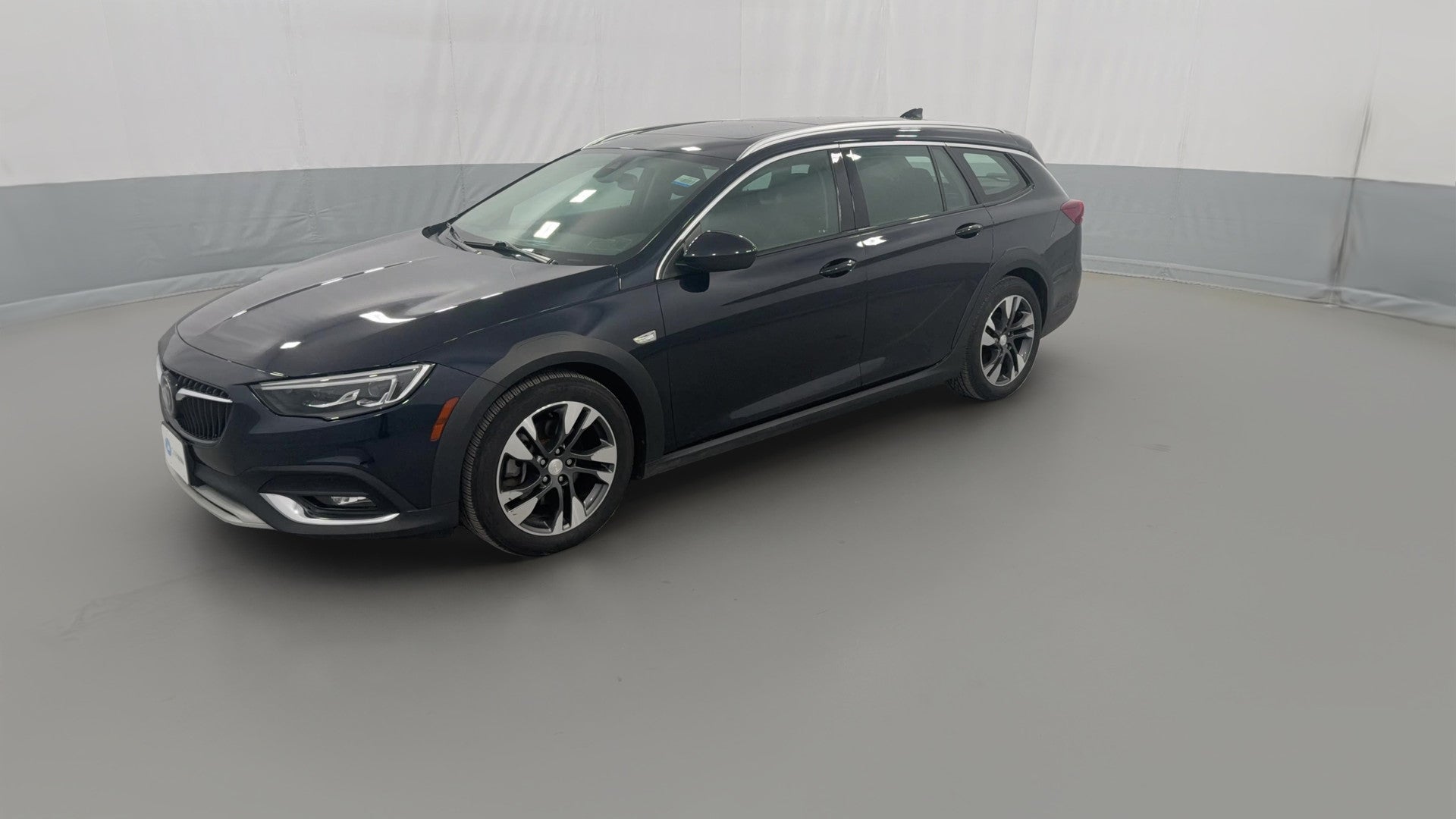 2018 Buick Regal TourX vehicle photo