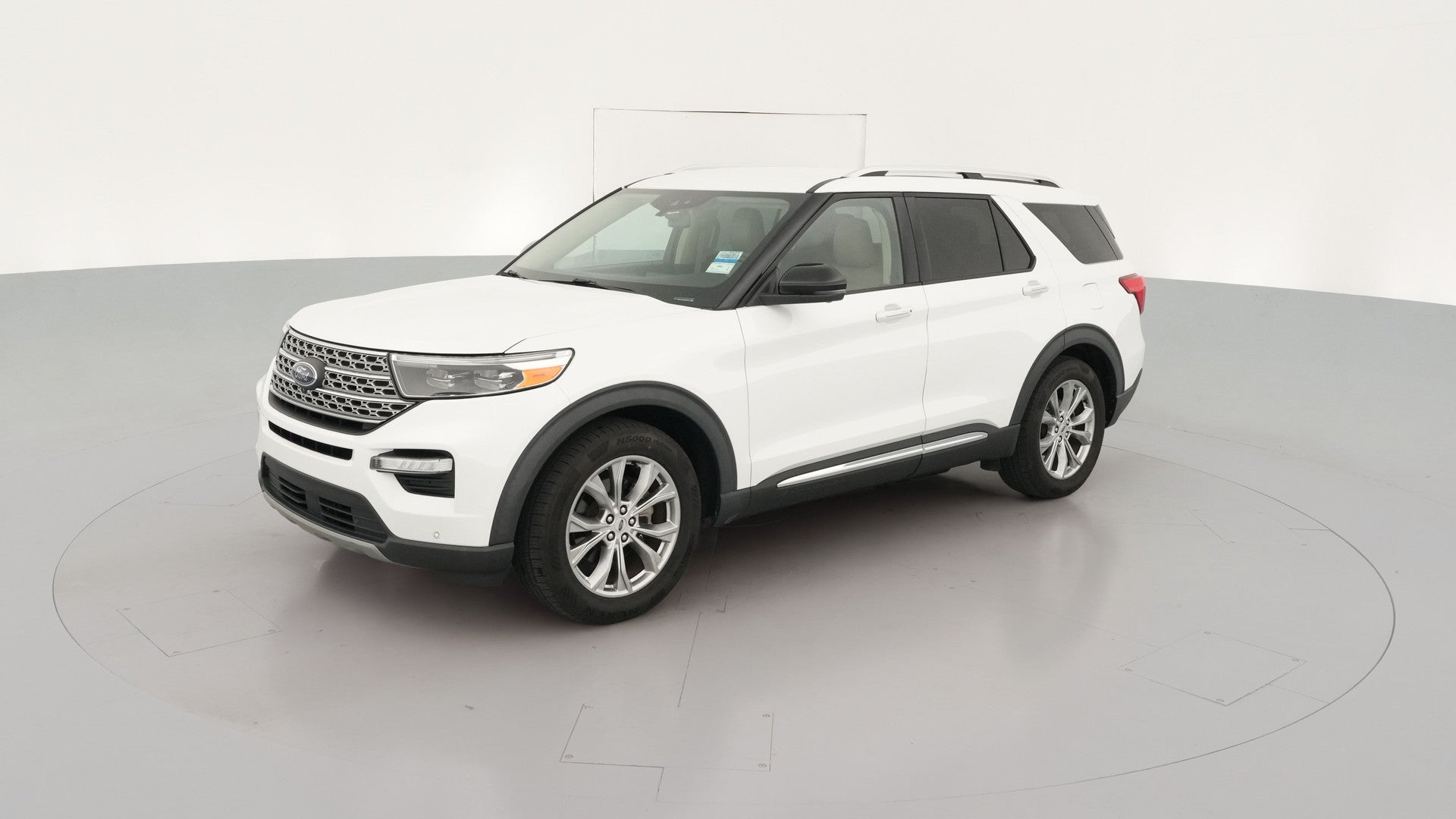 2020 Ford Explorer vehicle photo