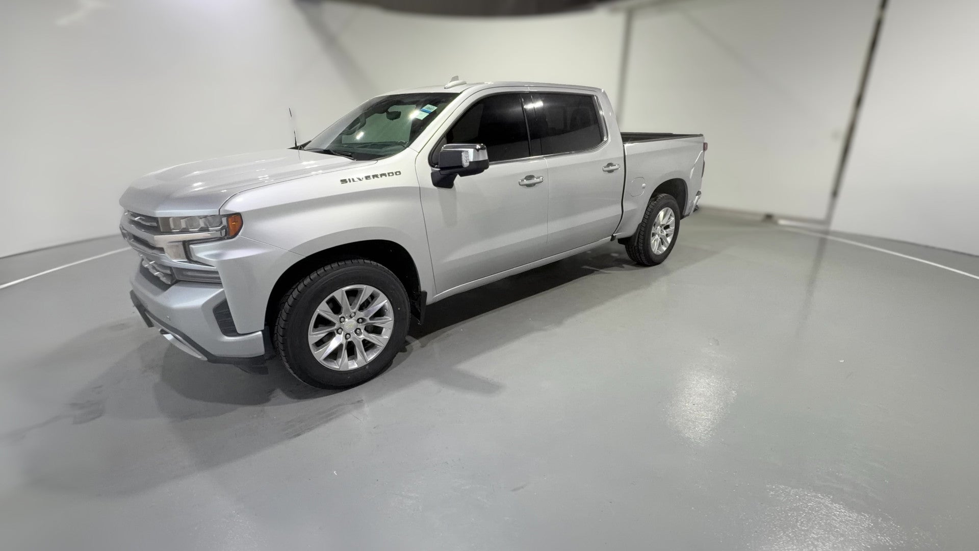 2019 Chevrolet Silverado 1500 Crew Cab vehicle photo