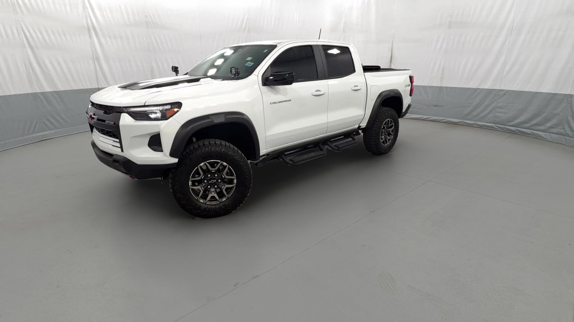2024 Chevrolet Colorado Crew Cab vehicle photo