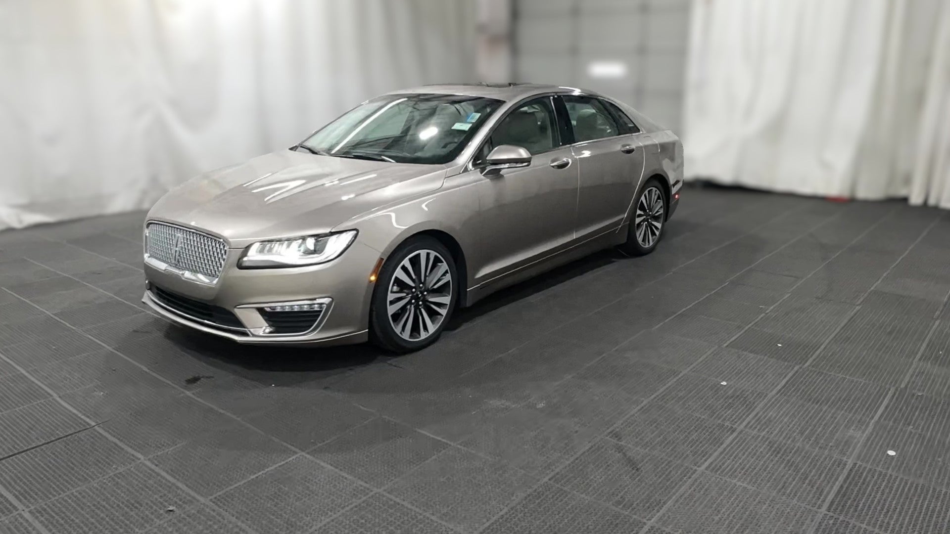 2018 Lincoln MKZ vehicle photo