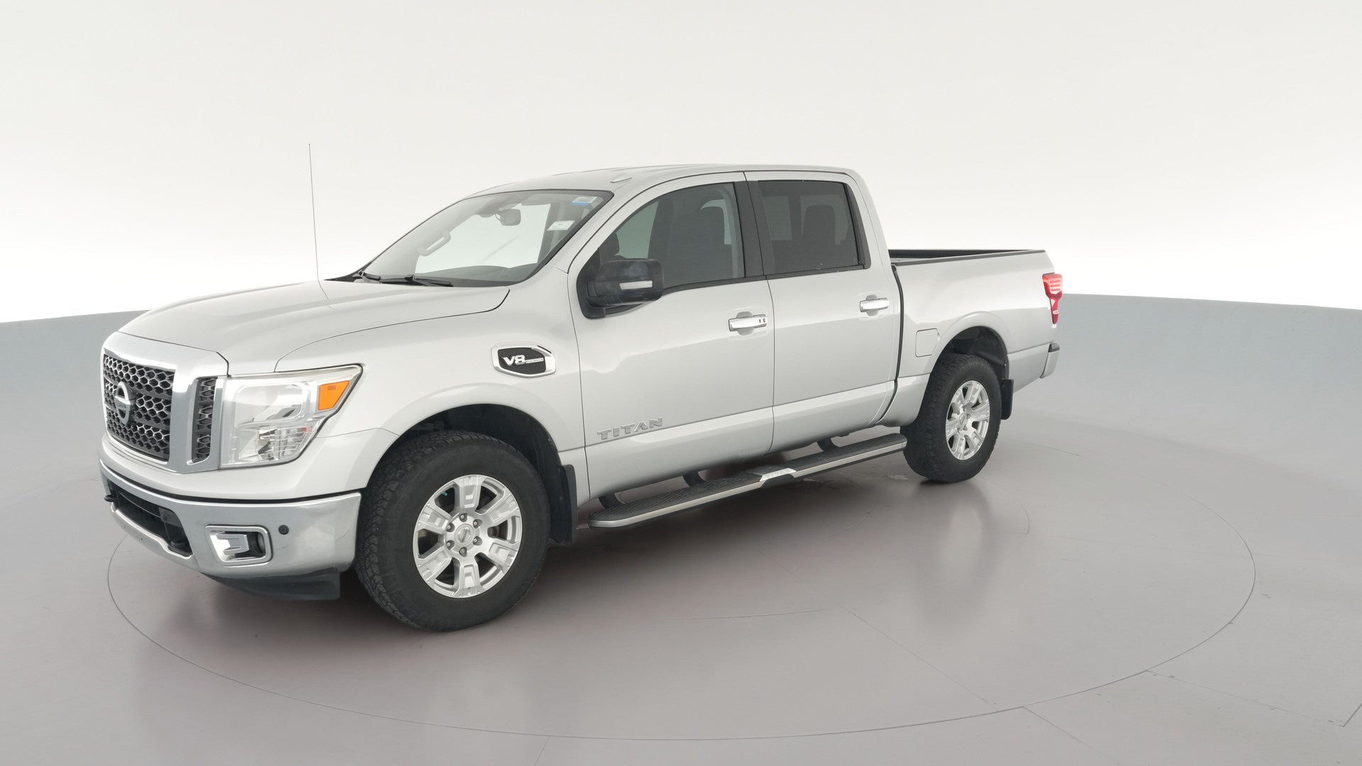 2017 Nissan Titan Crew Cab vehicle photo