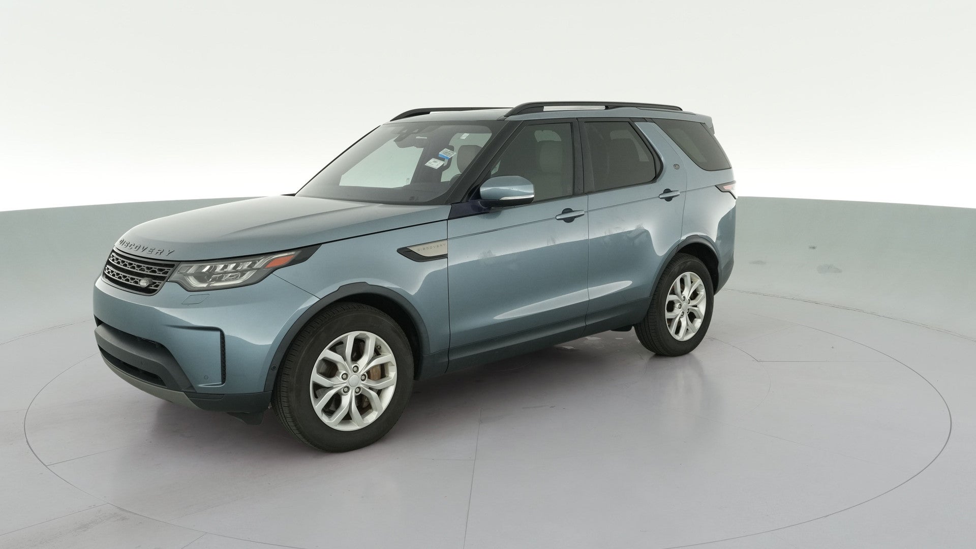 2019 Land Rover Discovery vehicle photo