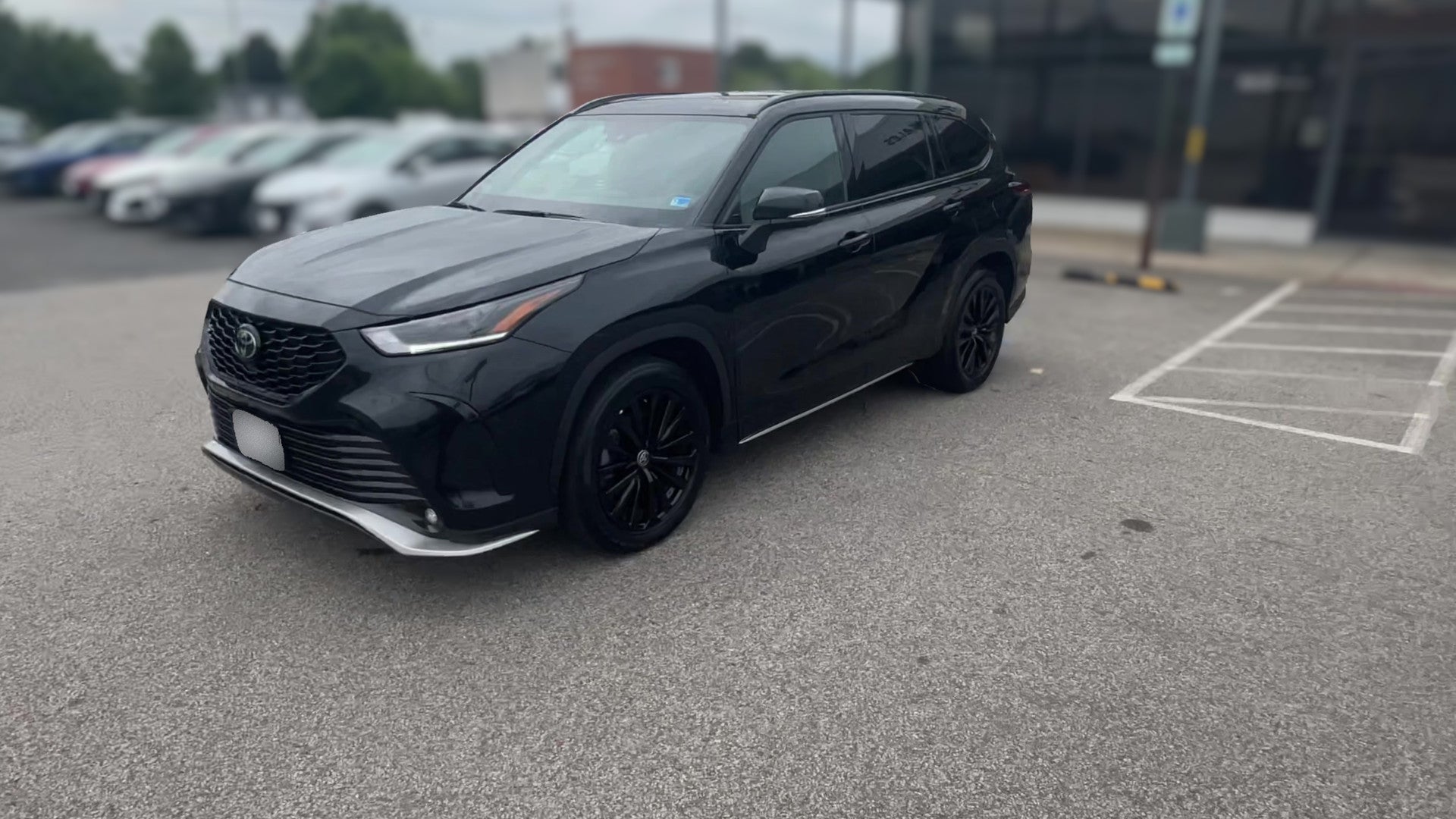 2025 Toyota Highlander vehicle photo