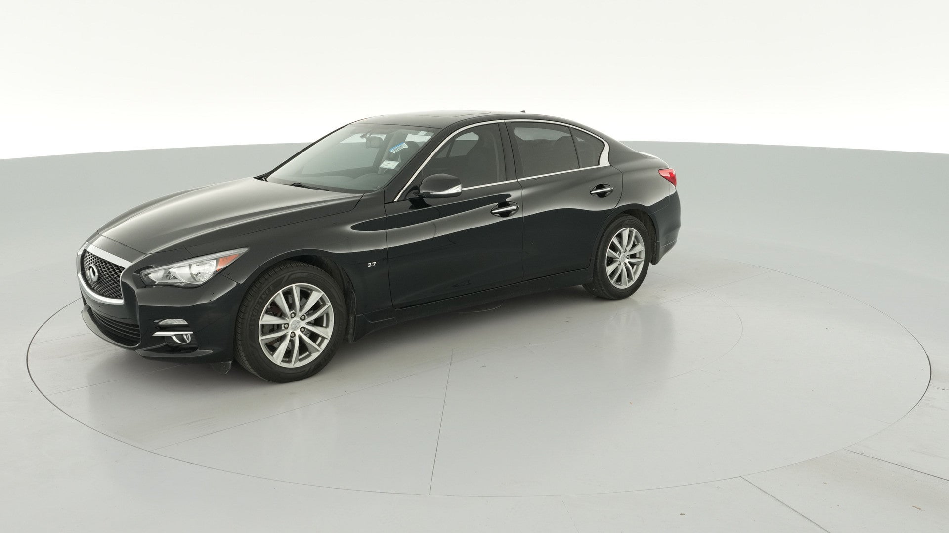 2015 INFINITI Q50 vehicle photo