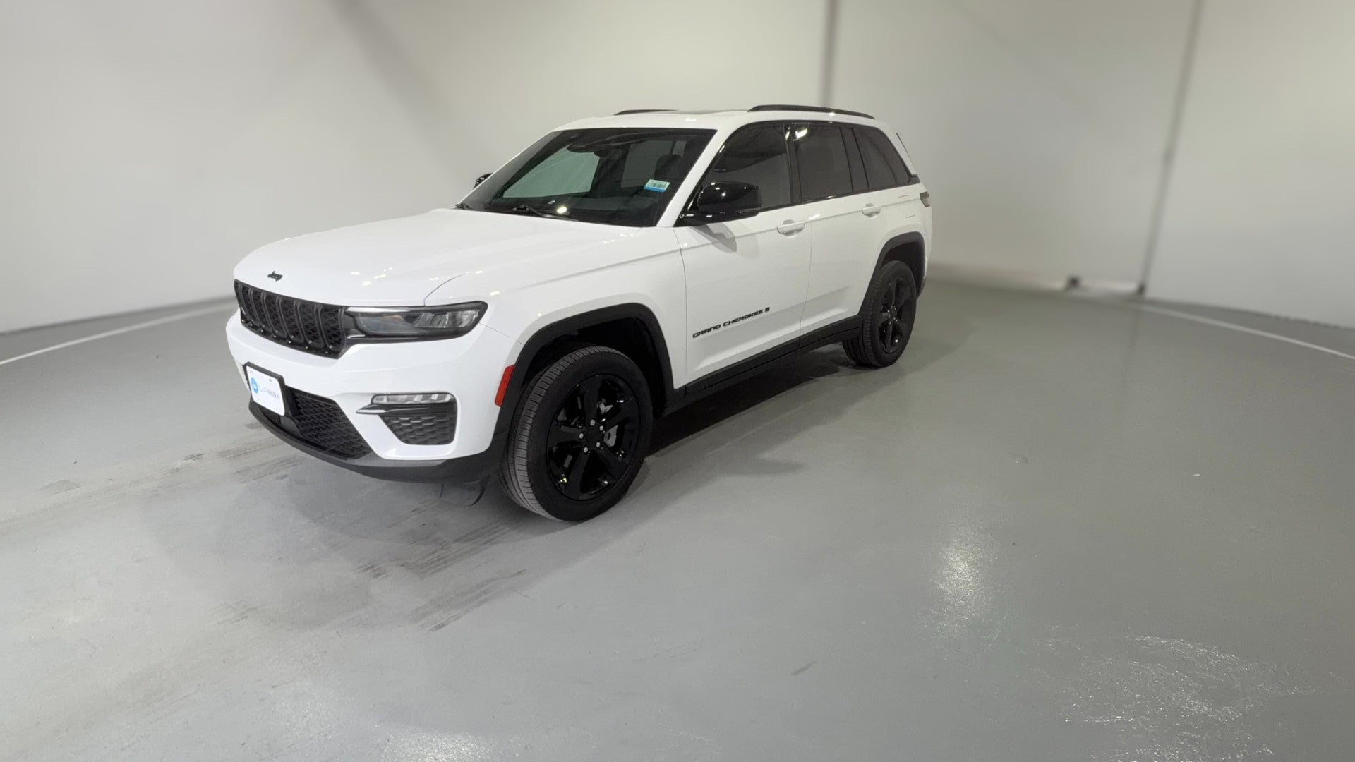 2024 Jeep Grand Cherokee vehicle photo