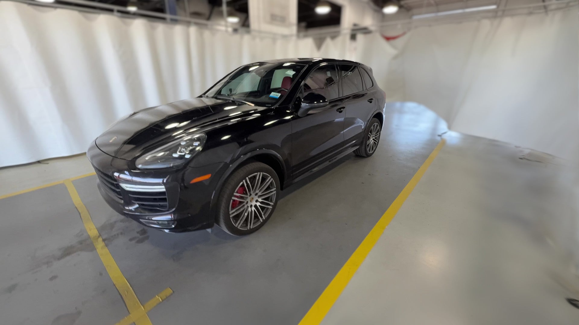 2016 Porsche Cayenne vehicle photo