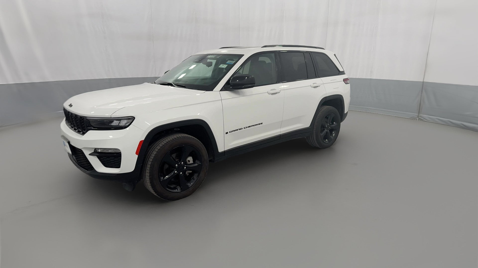 2023 Jeep Grand Cherokee vehicle photo