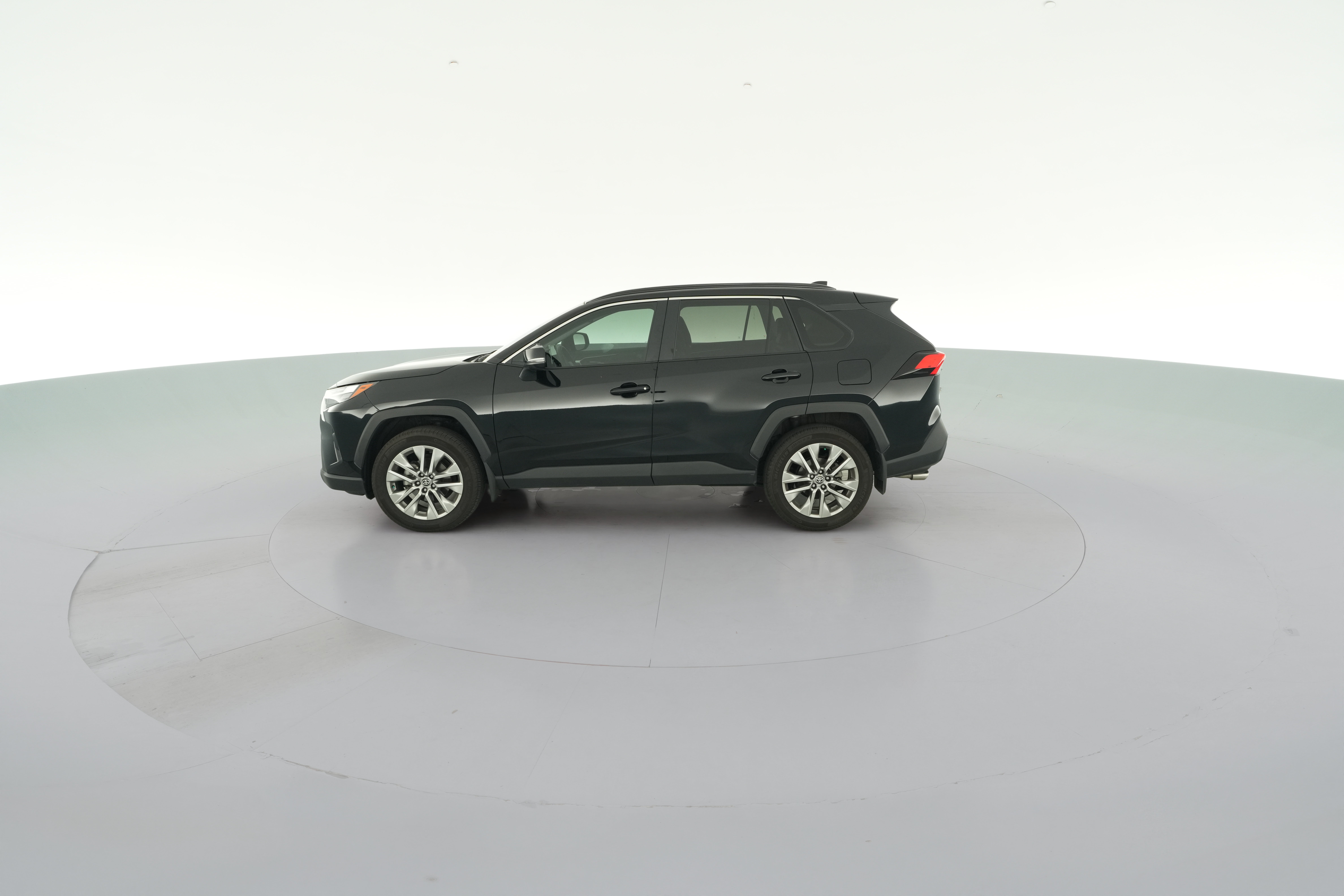 2024 Toyota RAV4 XLE Premium - Photo 28