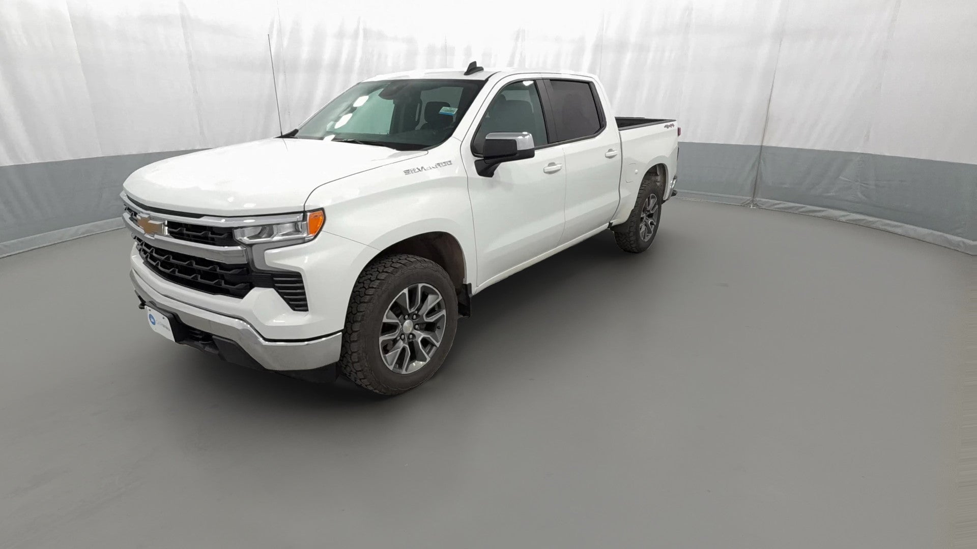2024 Chevrolet Silverado 1500 Crew Cab vehicle photo