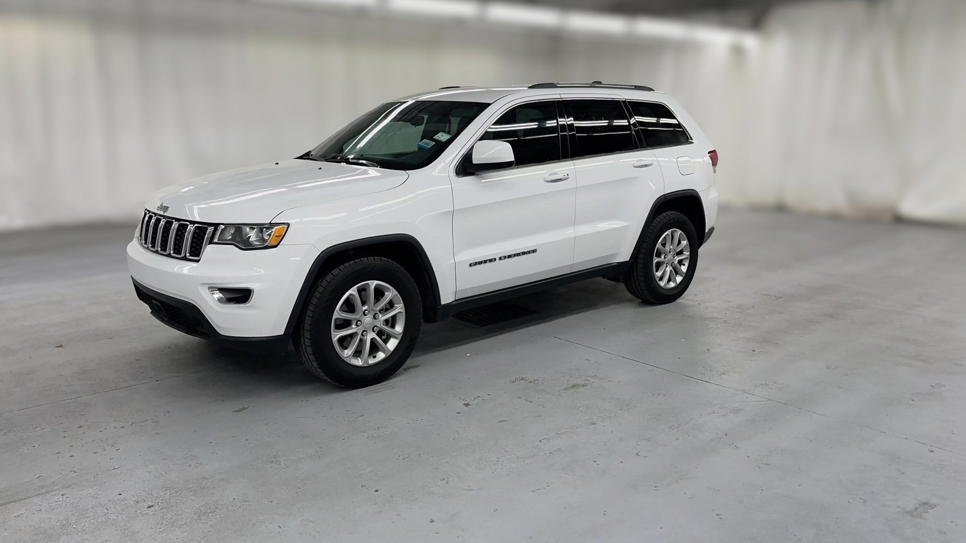 2021 Jeep Grand Cherokee vehicle photo