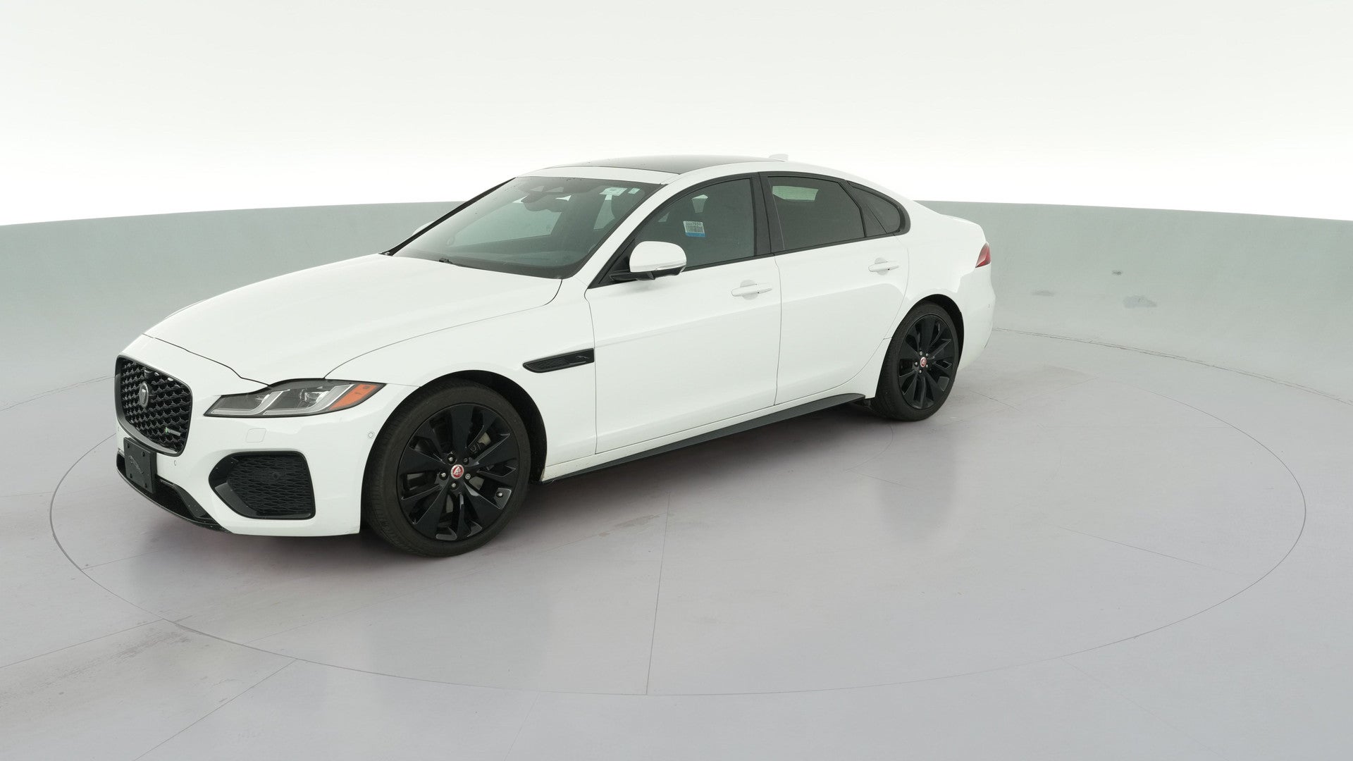 2021 Jaguar XF vehicle photo