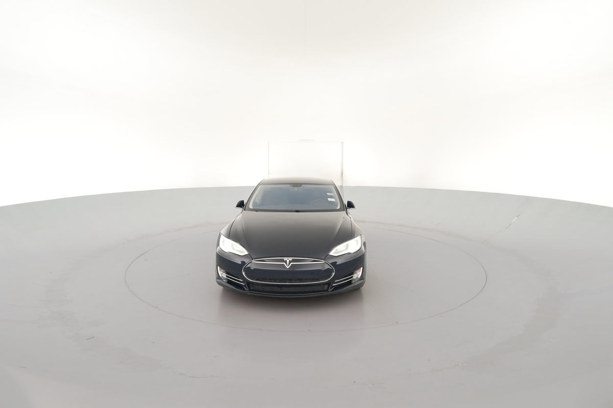 2014 Tesla Model S 85 in Blue — 360° view 1
